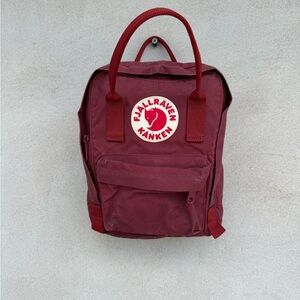 Kånken Mini Classic Backpack - Ox Red